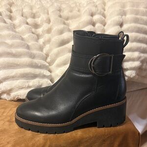 Blondo Black Leather Ankle Booties with Buckle